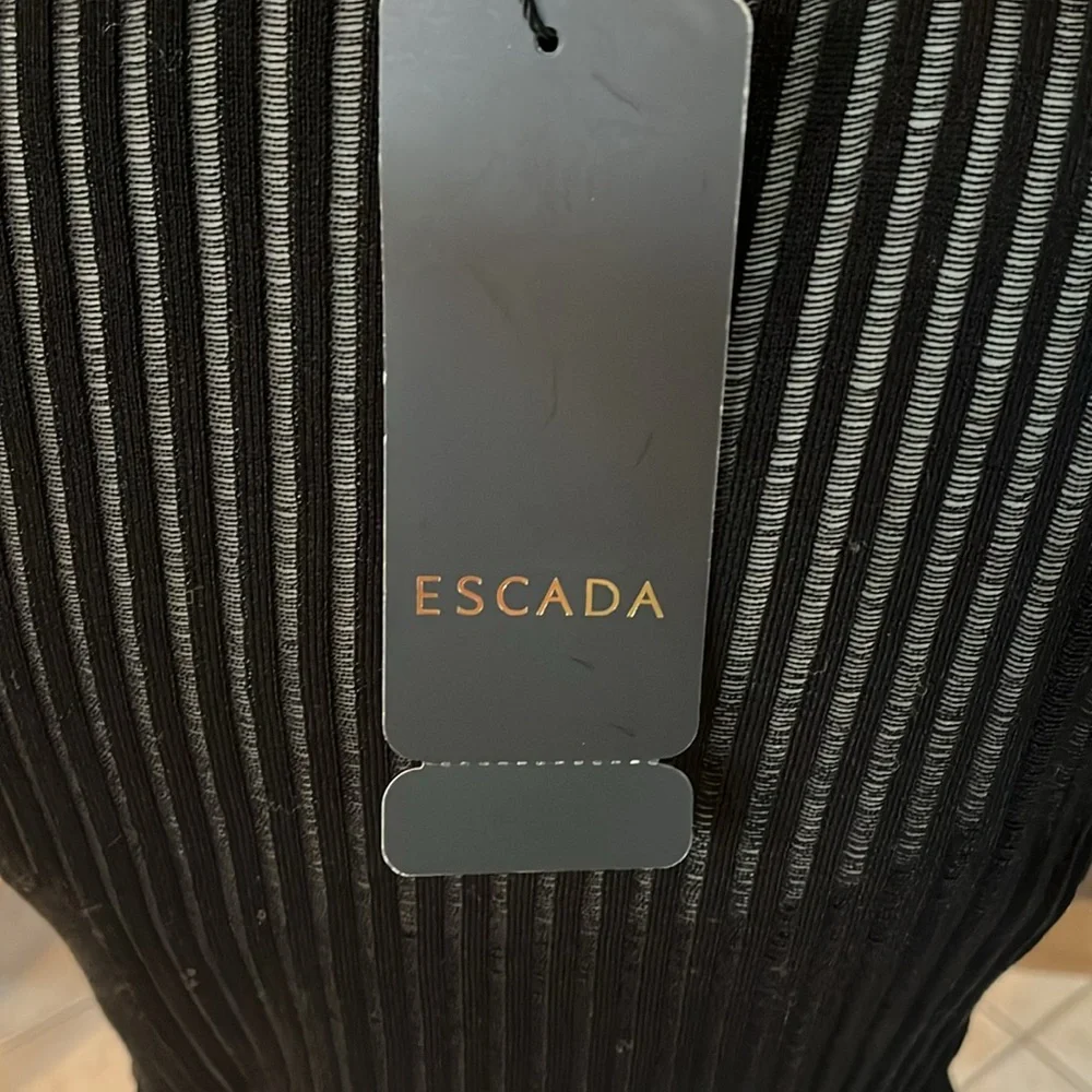 ESCADA - Picture 11 of 13